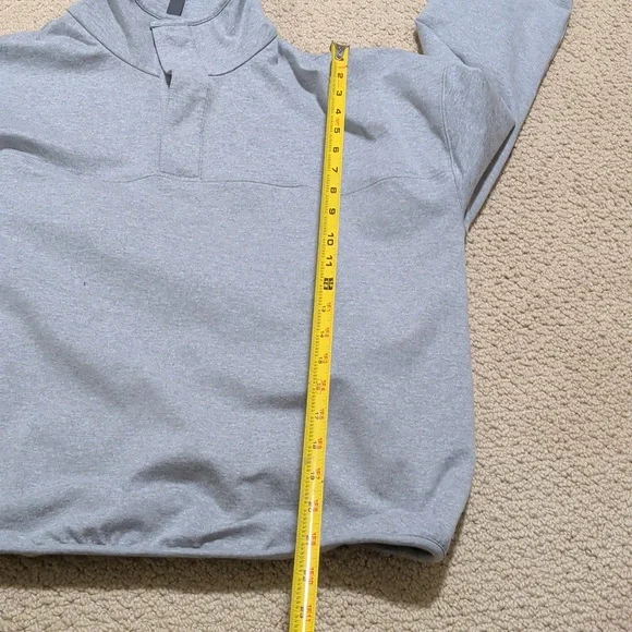 Vuori Granite Snap Mock Light Gray Pullover - Picture 8 of 9